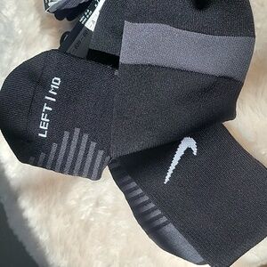 Nike Socks Dri -Fit Soccer Black Men 6-8/Med. Max cushioning Tailored Fit